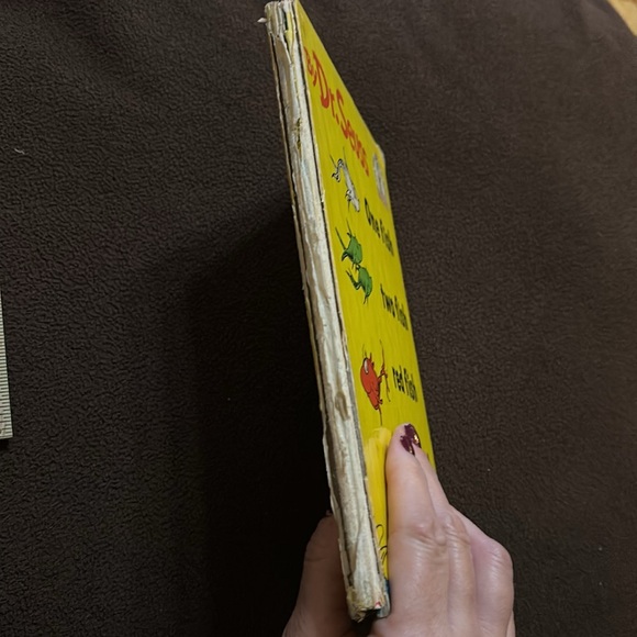 One fish two fish red fish blue fish hardback book by Dr Seuss - Picture 3 of 5